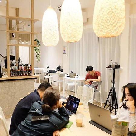 Ben&Pooh Hostel Бангкок Экстерьер фото