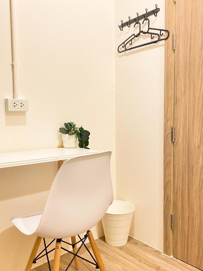 Ben&Pooh Hostel Бангкок Экстерьер фото