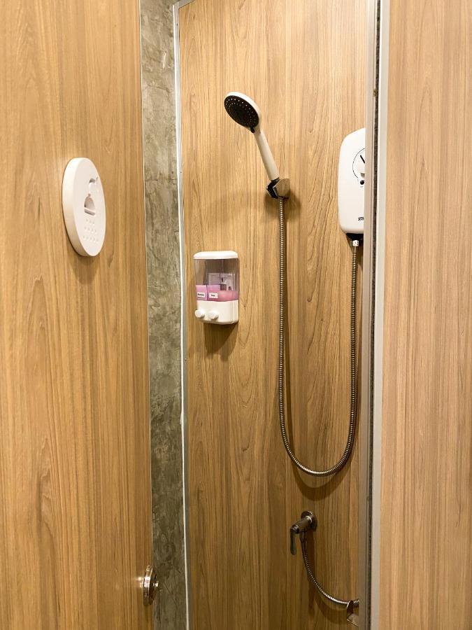 Ben&Pooh Hostel Бангкок Экстерьер фото